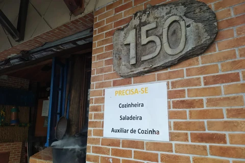 Setor de alimentação tem dificuldade para preencher vagas mesmo com desemprego em baixa