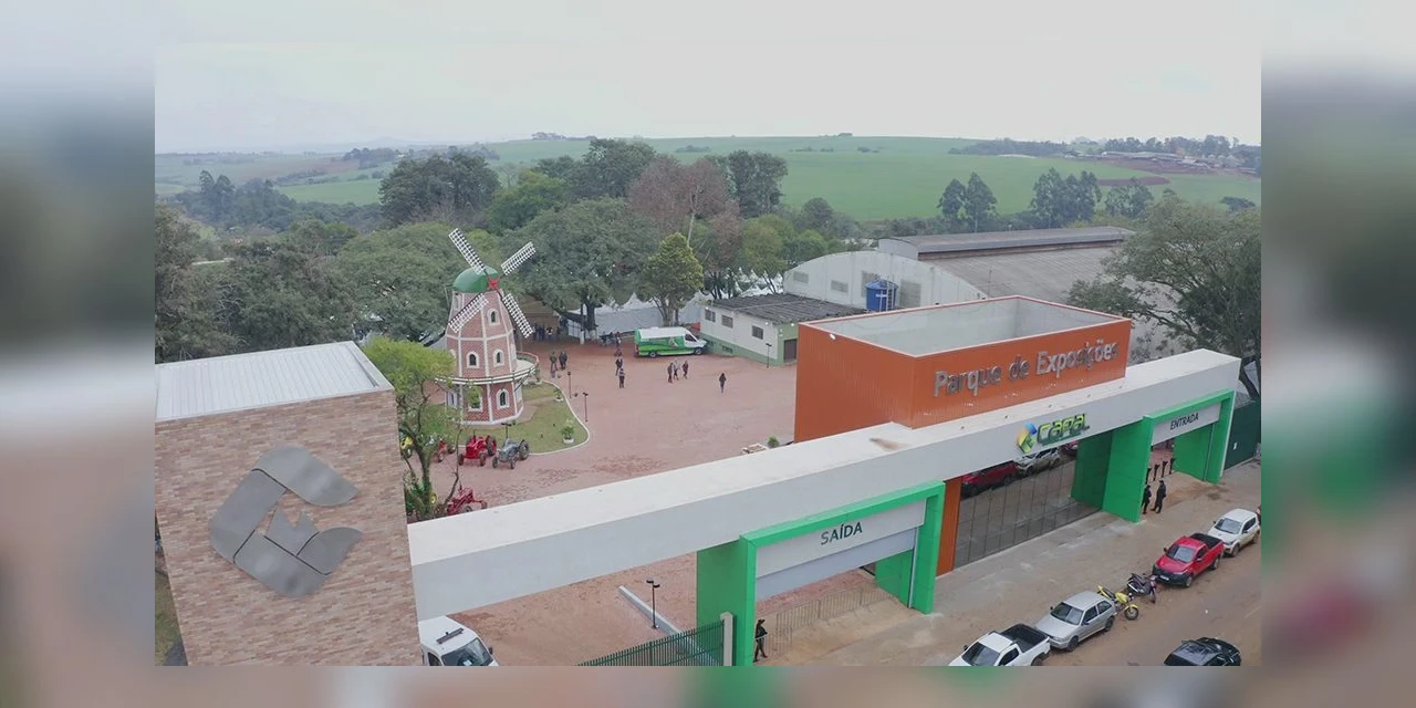 Cooperativa Capal executa revitalização de parque que sedia a Expoleite