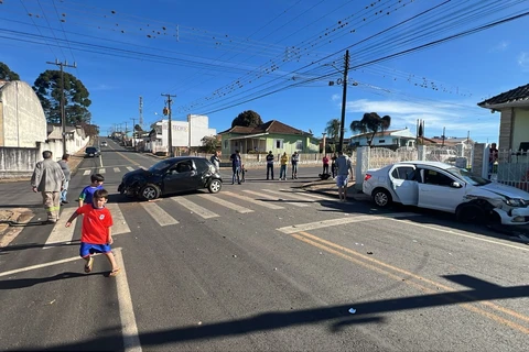 Motorista embriagado e sem habilitação provoca acidente com feridos em Piraí do Sul