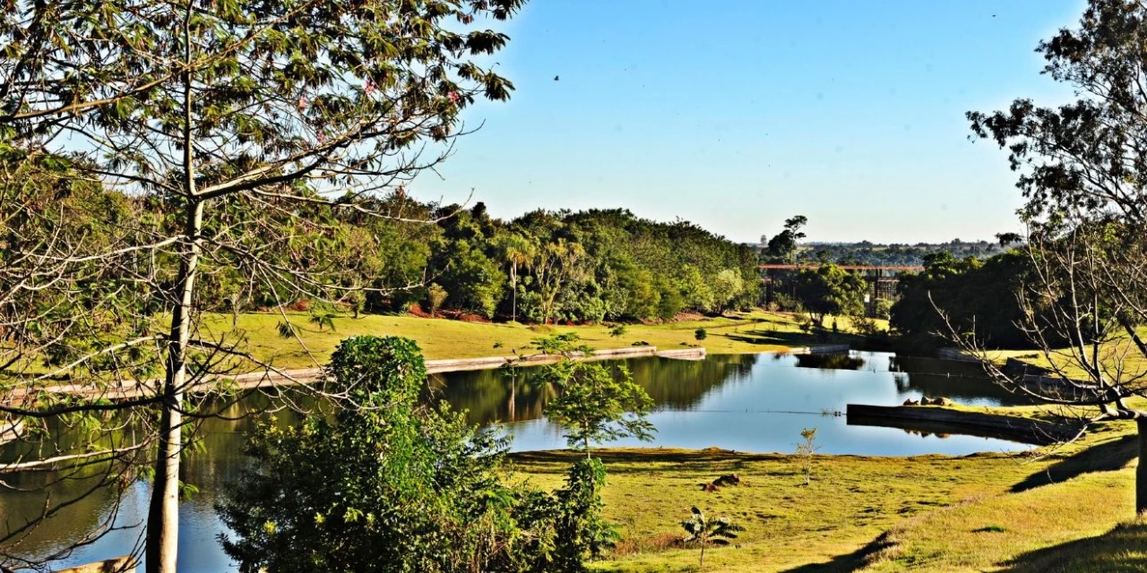 Tempo firme predomina e temperaturas podem chegar em 27°C no Paraná