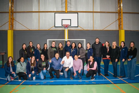 Aliel Machado entrega novo ginásio de R$ 1 milhão e anuncia 20 novas casas para Ipiranga