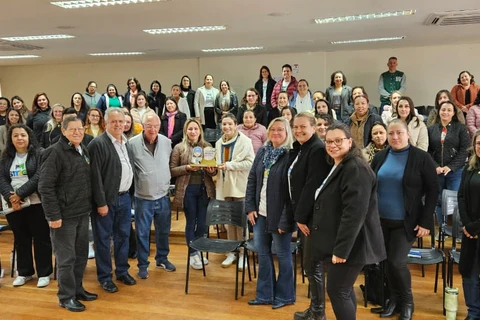 Castro recebe prêmio do SESC em ação contra o mosquito da dengue