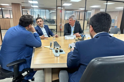 Em Brasília, Aliel Machado e prefeito Juca buscam soluções para ferrovia desativada em Jaguariaíva
