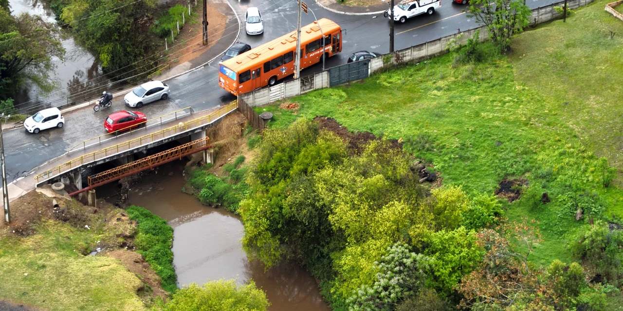 Prefeitura promove alterações de tráfego e renova sinalização na região do Costa Rica