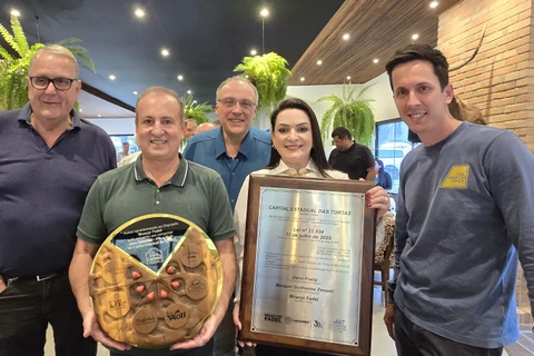 Deputado Moacyr Fadel celebra lei que oficializa Carambeí como a Capital Estadual das Tortas