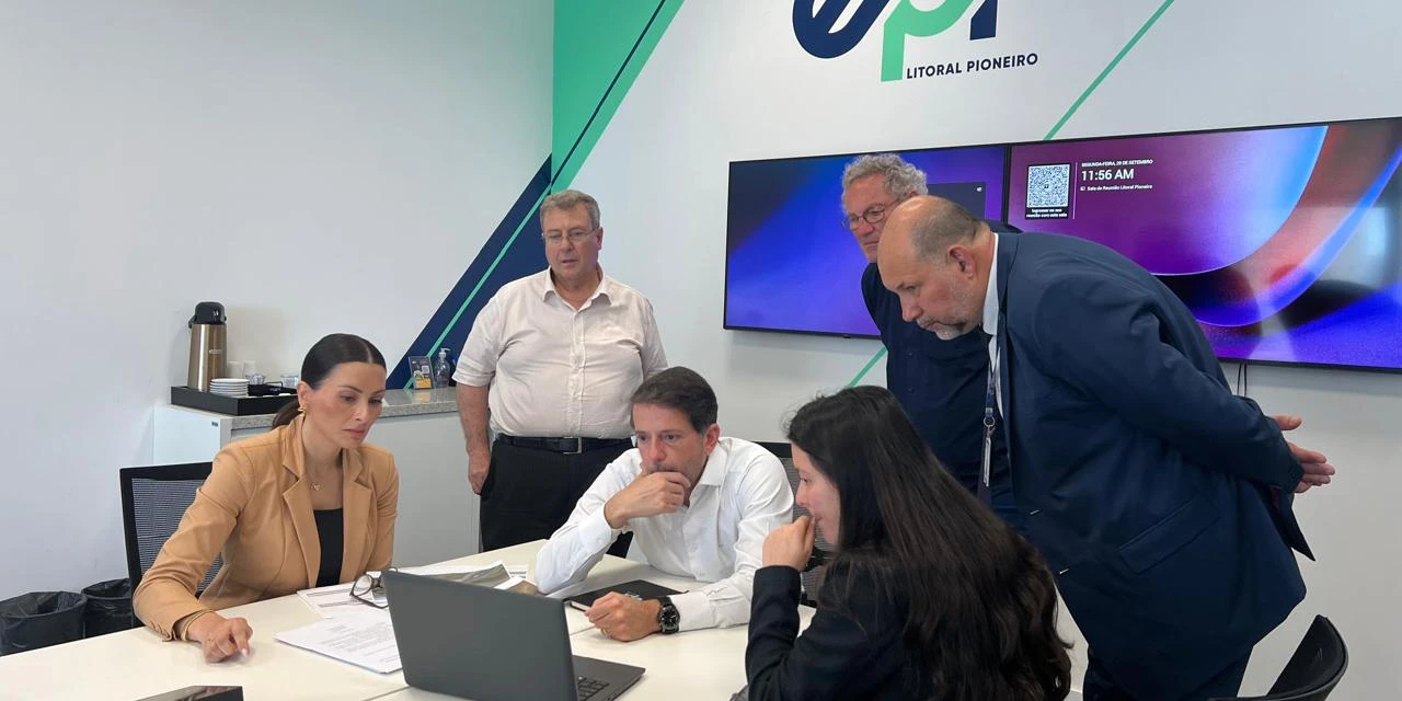 Mabel Canto discute melhorias em infraestrutura na PR-151 em Carambeí