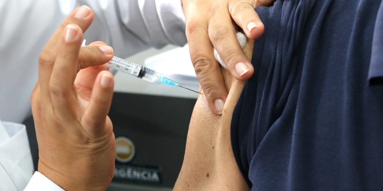 Castro fará ação especial de vacinação neste sábado (04)