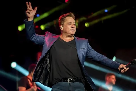 Correio dos Campos levará 4 pessoas aos camarins de Leonardo e Gian e Giovani