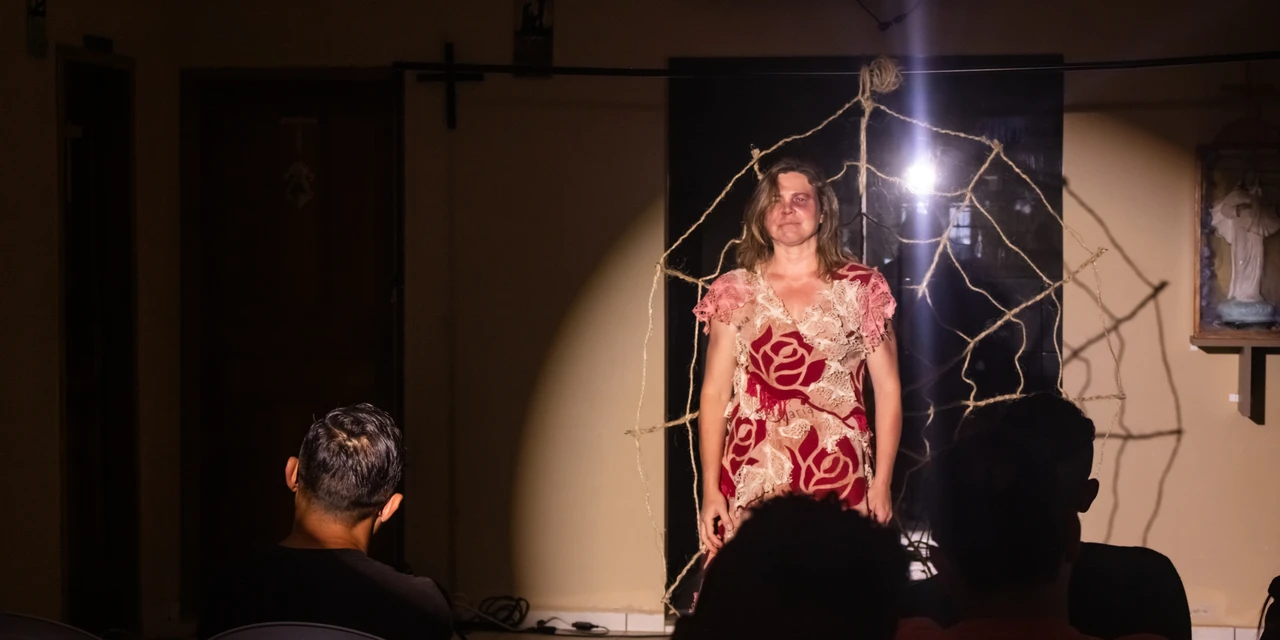 Projeto leva teatro a comunidade terapêutica de Carambeí