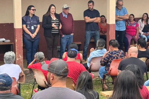 Após mais de 40 anos de espera, 93 famílias recebem declaração de posse de terra no interior de Castro