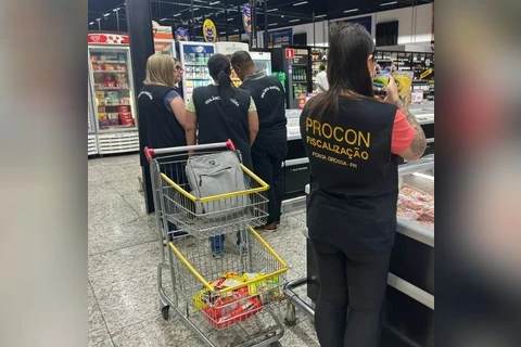 Procon e Vigilância Sanitária intensificam fiscalizações em supermercados de PG