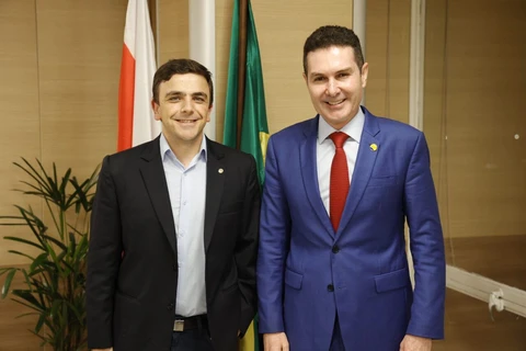 Aliel Machado e ministro Jader anunciam construção emergencial de novas casas em Rio Bonito do Iguaçu