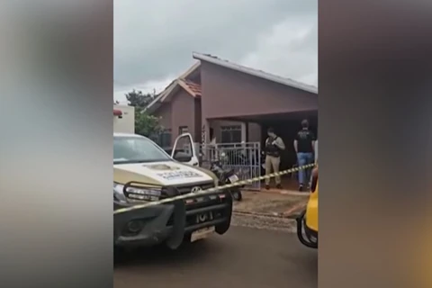 Mulher é encontrada morta dentro de casa no PR; filha de 4 anos chorava ao lado do corpo