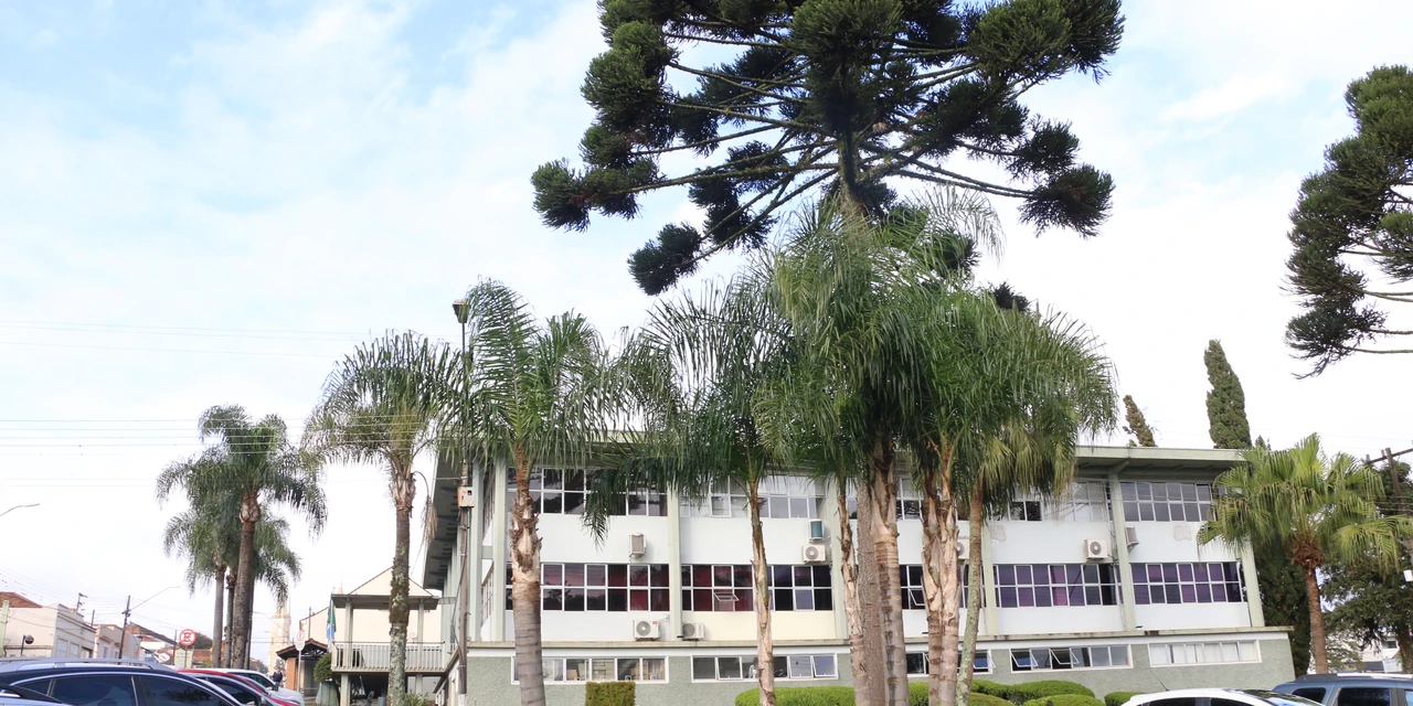 Prefeitura de Castro terá ponto facultativo na sexta-feira (21); confira quais serviços essenciais serão mantidos