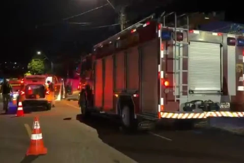 Motorista morre após passar mal e bater caminhonete em muro, em Cascavel