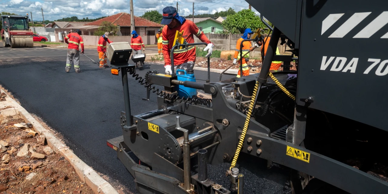 Bem-te-vi, asfalto novo: ruas da Vila Borato recebem pavimentação