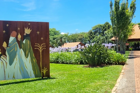 Comunidade participa da programação e decoração do 15º Natal no Parque em Carambeí