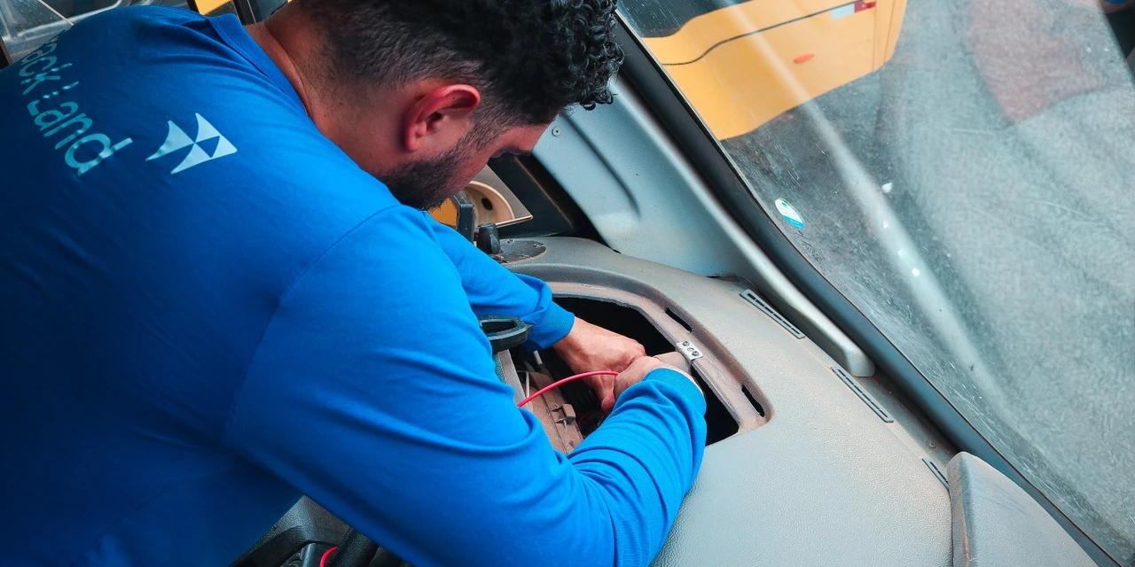  Tibagi inicia instalação de rastreadores em ônibus do transporte escolar 