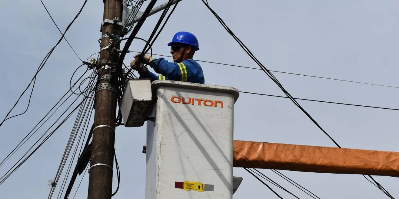Efeitos do ciclone: cerca de 200 mil residências amanhecem sem luz no Paraná