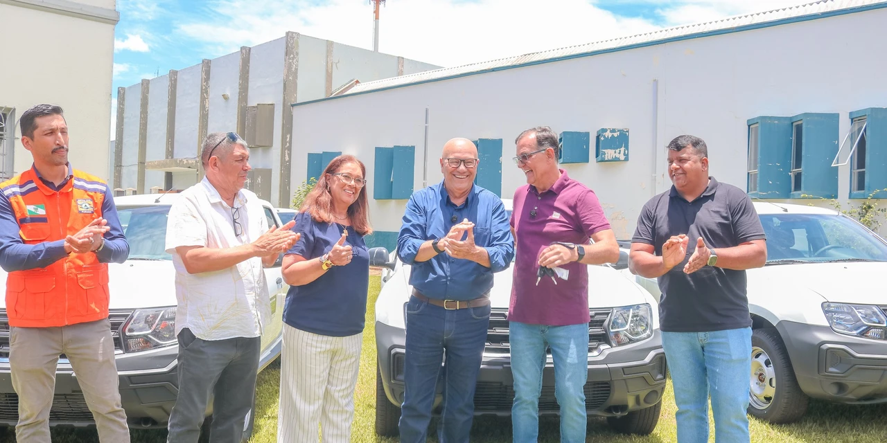 Prefeitura de Tibagi recebe três novos veículos para reforçar serviços públicos