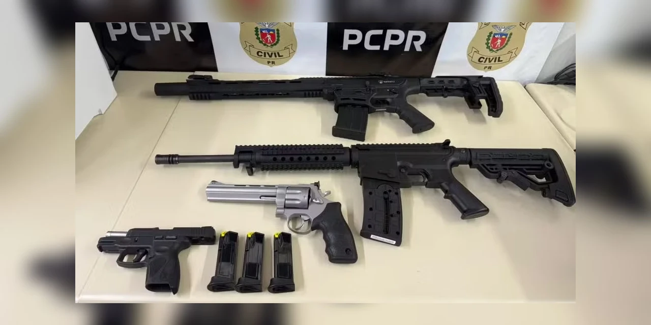 Polícia apreende fuzil e outras armas com homem investigado por agredir e ameaçar a ex-companheira, no Paraná