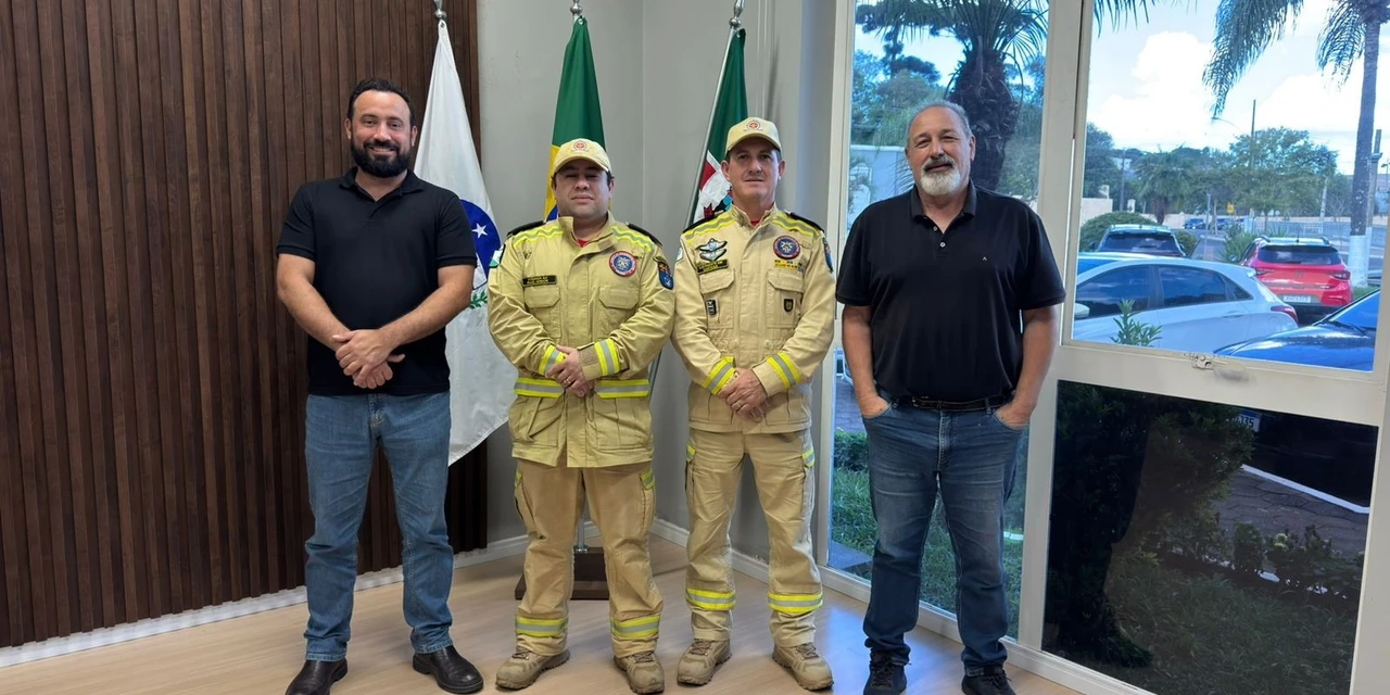 Prefeitura de Piraí do Sul recebe novo comandante do Corpo de Bombeiros de Castro e discute ações de prevenção e combate a incêndios