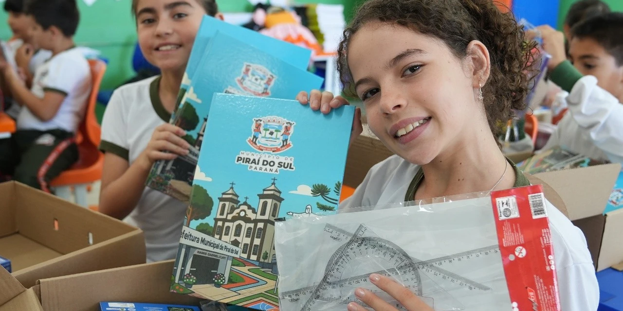 Prefeitura inicia entrega de materiais escolares para estudantes da rede municipal