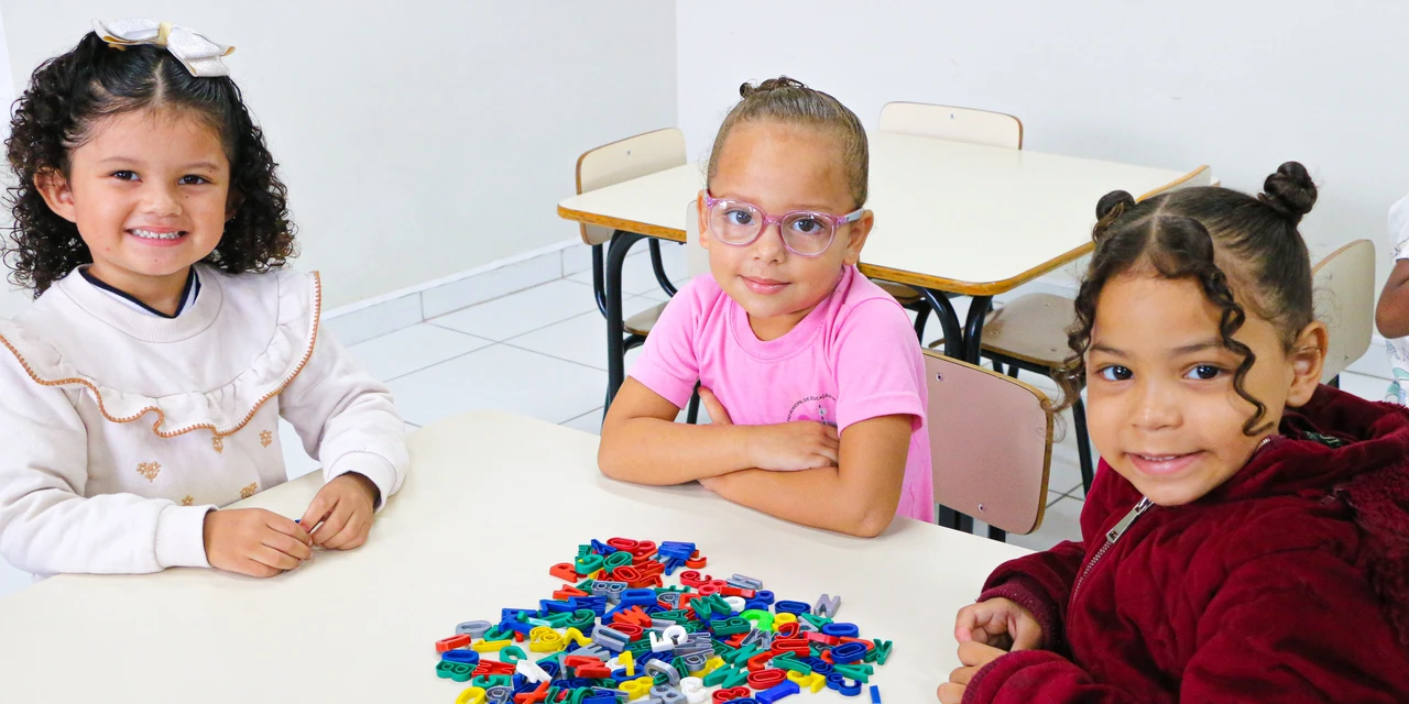 Castro reduz quase pela metade fila por vagas em Cmeis e amplia rede para criar outras mais de 430 matrículas