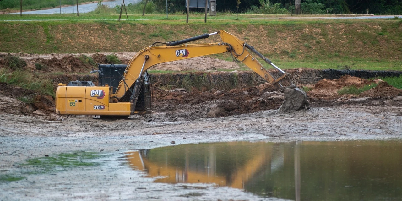 Prefeitura orienta sobre o trânsito durante desassoreamento do Lago de Olarias