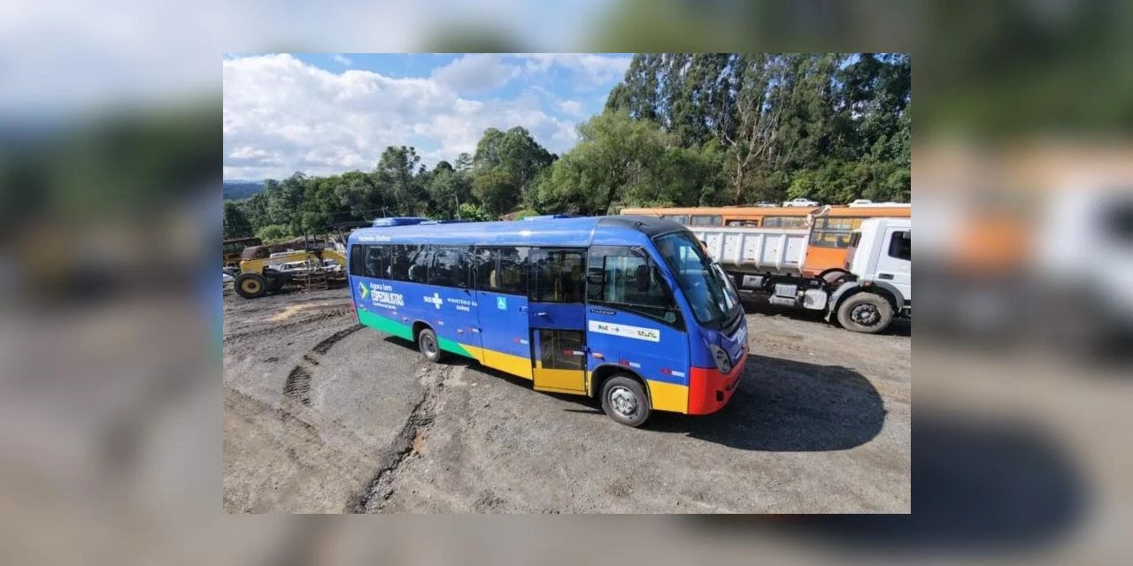 São João do Triunfo recebe micro-ônibus para transporte de pacientes da saúde