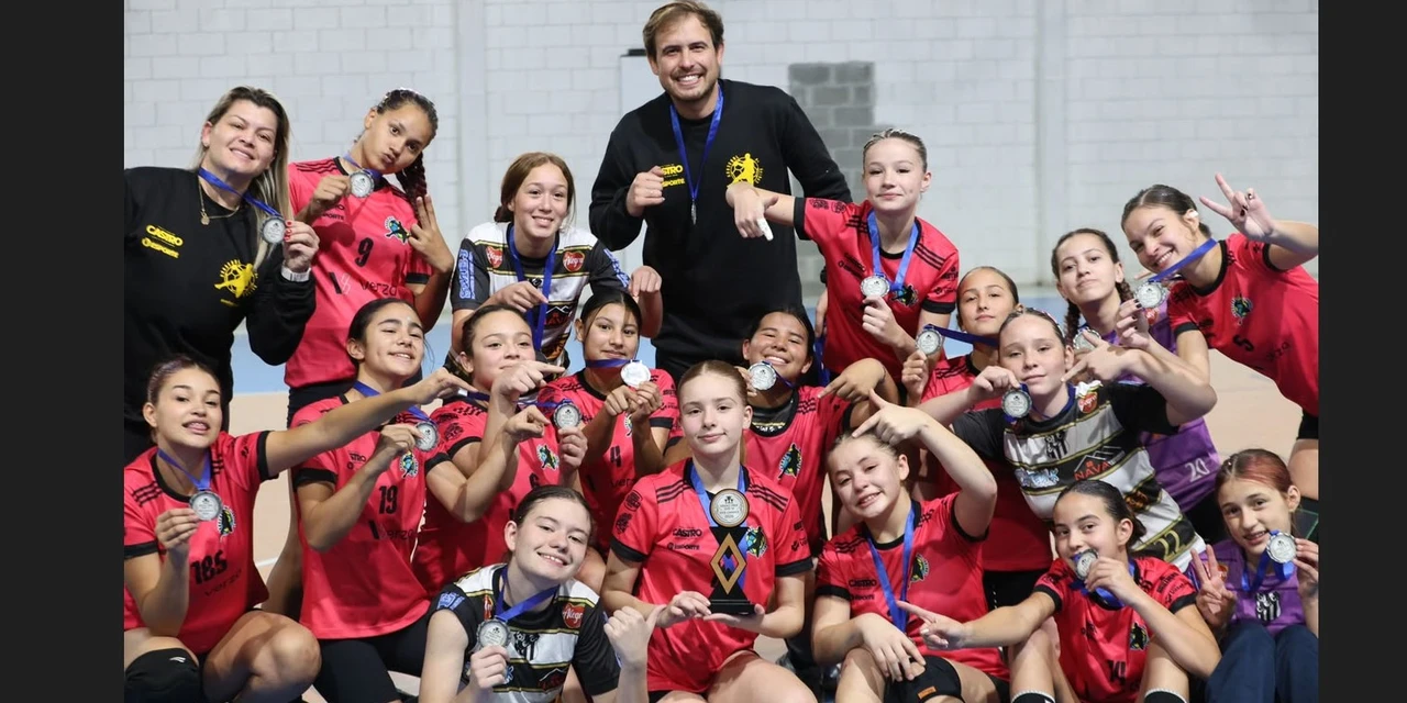 Castro Handebol Sub-14 conquista vice-campeonato no Grand Prix Liga Metropolitana em sua estreia