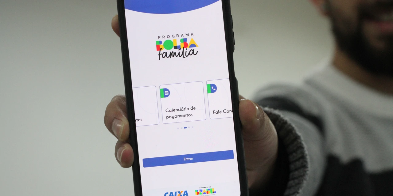 Prefeitura de Castro orienta beneficiários a atualizarem aplicativo do Bolsa Família para garantir acesso a serviços e dados