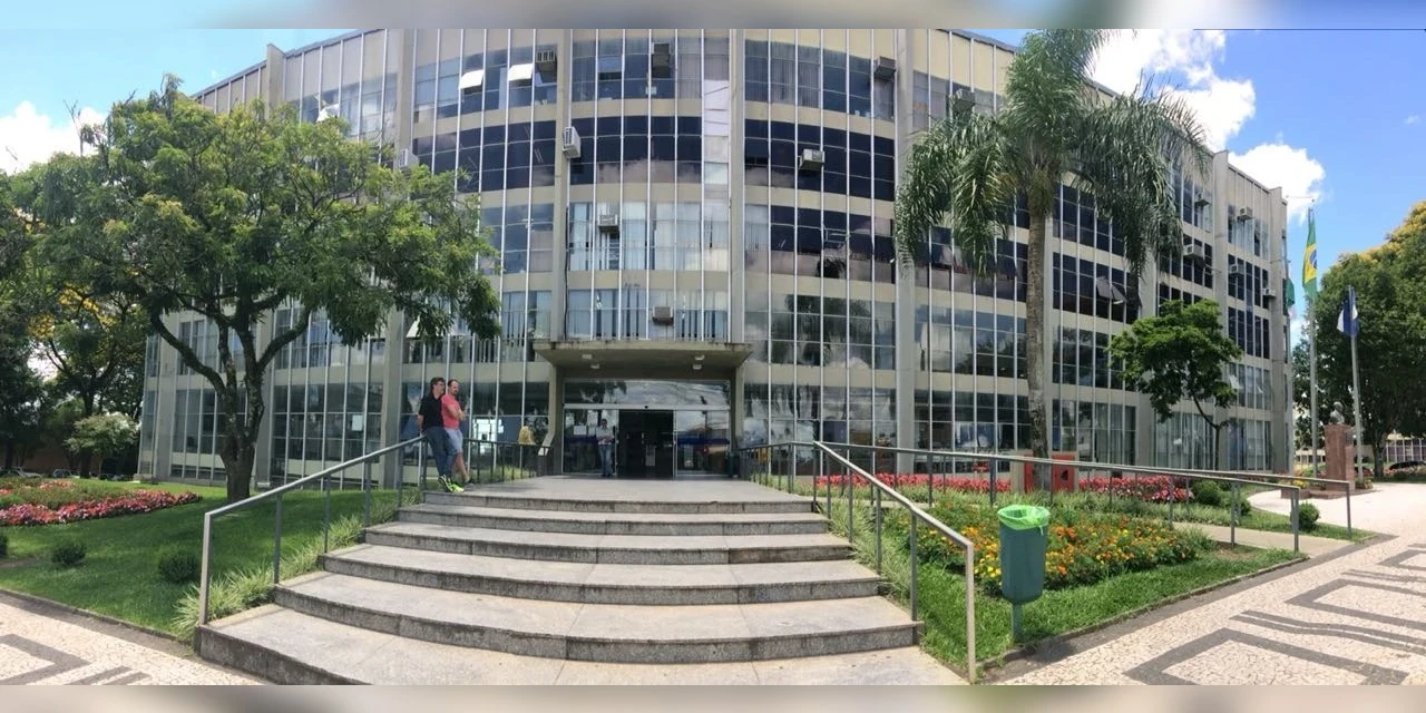 Prefeitura de Ponta Grossa divulga editais para concurso público com vagas em diversas áreas
