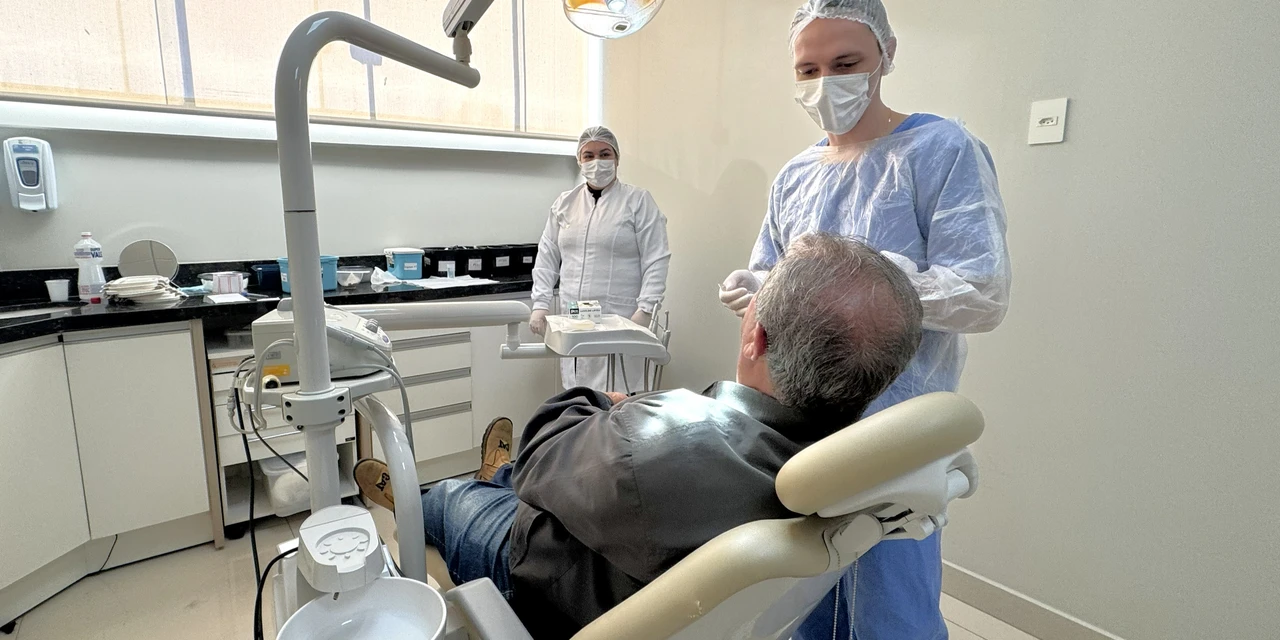 Saúde inicia mutirão de próteses dentárias com pacientes do Jardim Alvorada e do interior