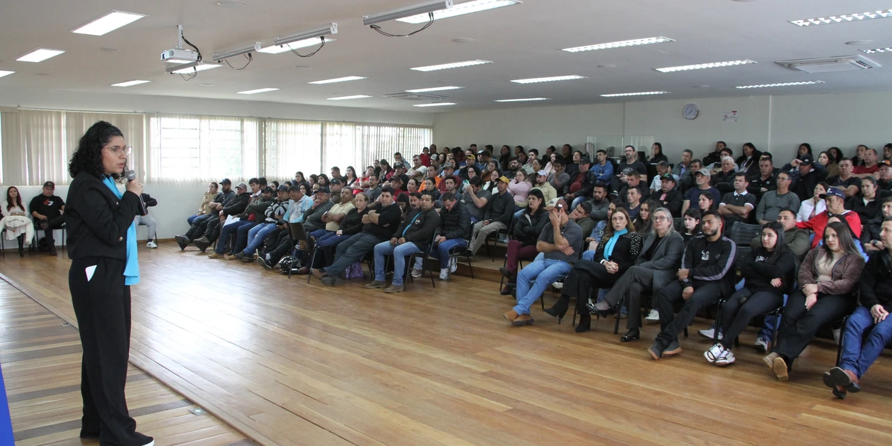 Secretaria de Educação capacita motoristas e monitores do transporte escolar em Castro