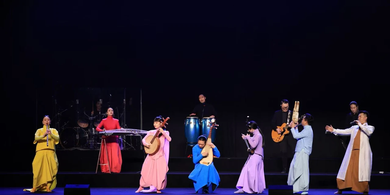 Orquestra chinesa de Shangai se apresenta em Curitiba