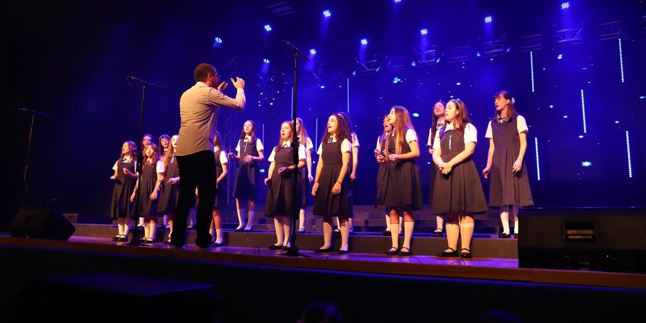 Meninas Cantoras de PG participam de Encontro Nacional de Coros Juvenis