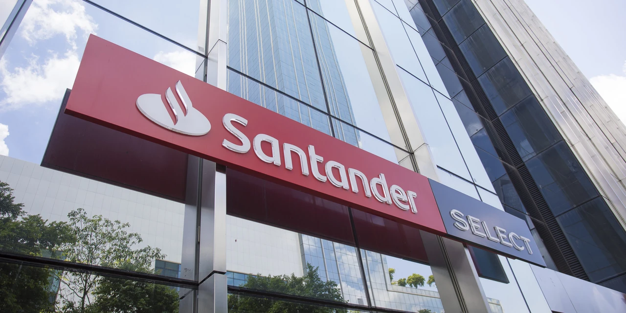 Santander abre vagas no Paraná para reforçar atendimento a clientes de alta renda e empresas